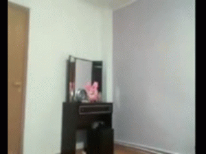 Прикол видео Тёлочка с большими сиськами голая танцует на вебкамеру