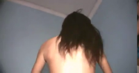 Порно видео Молоденькую подружку поц трахает стоя