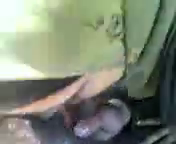 Порно видео Чеченская шлюшка годно заглатывает в машине.