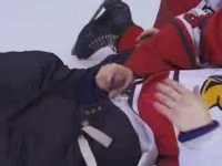 Порно видео Красивейшая фанатка трахнула хоккеиста прямо на льду
