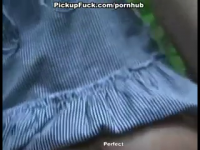 Порно видео Парень жестко трахает телку в кустах